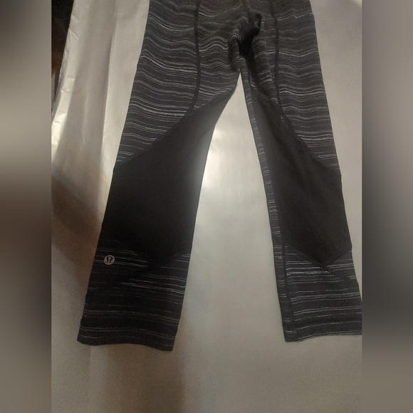 LULULEMON ATHLETIC/LEISURE LEGGING - Picture 2 of 11
